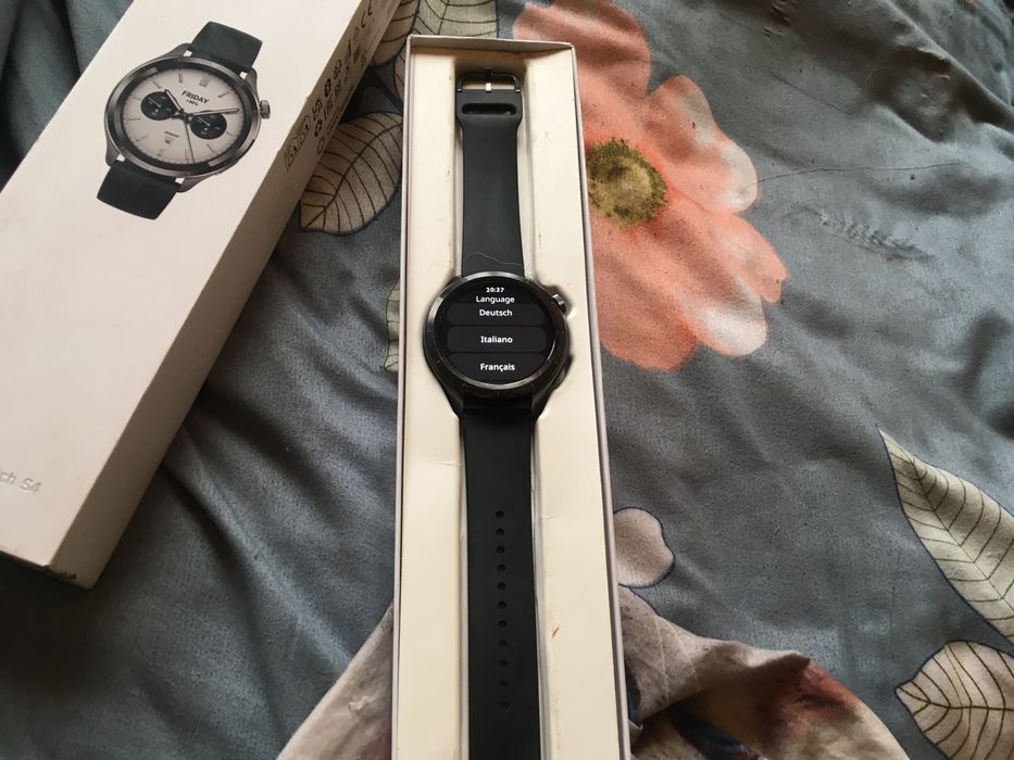 Продам часы xiaomi watch s4