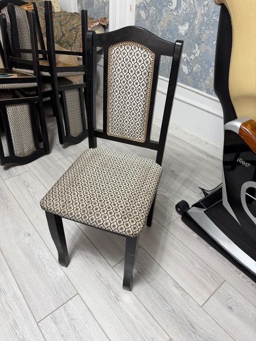 Стол со стульями