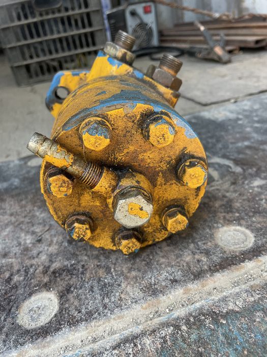 Гидро насос на манипулятор