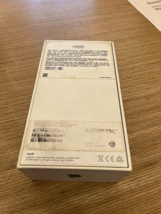 Продам Айфон 11 128