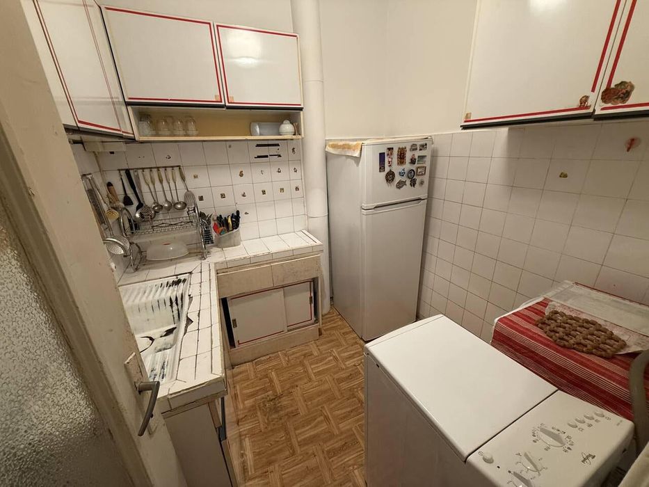 Тристаен, под наем, Център