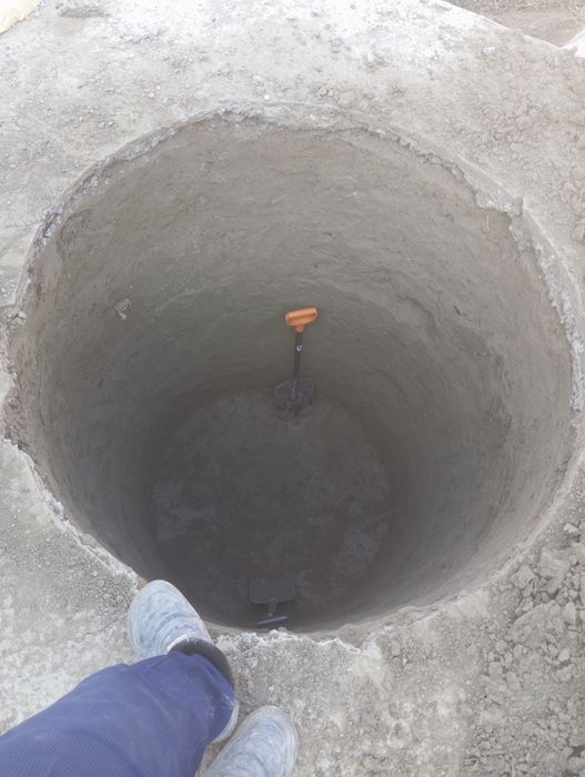 Kalodes kanalizatsiya uchun transhey qozish xizmati