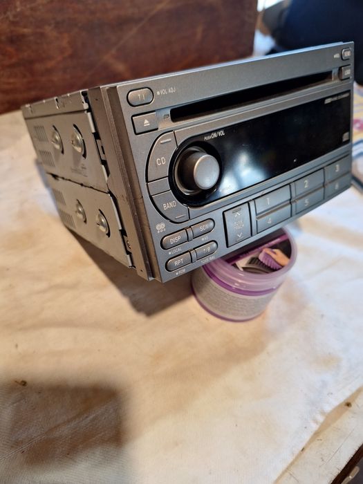 Radio Casetofon pt SUBARU cu magazie de 6 CD