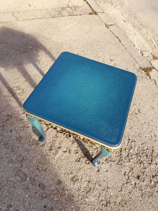 Луксозна декоративна маса – нео-бароков стил