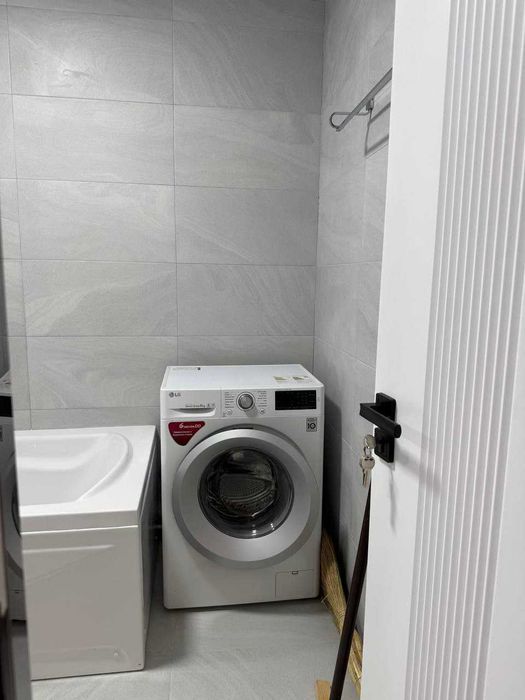 Удобная локация 2х комнатная у метро Максим Горький / Буз-1