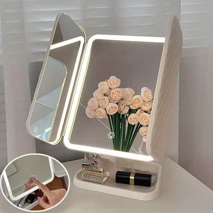 Тройное зеркало для макияжа