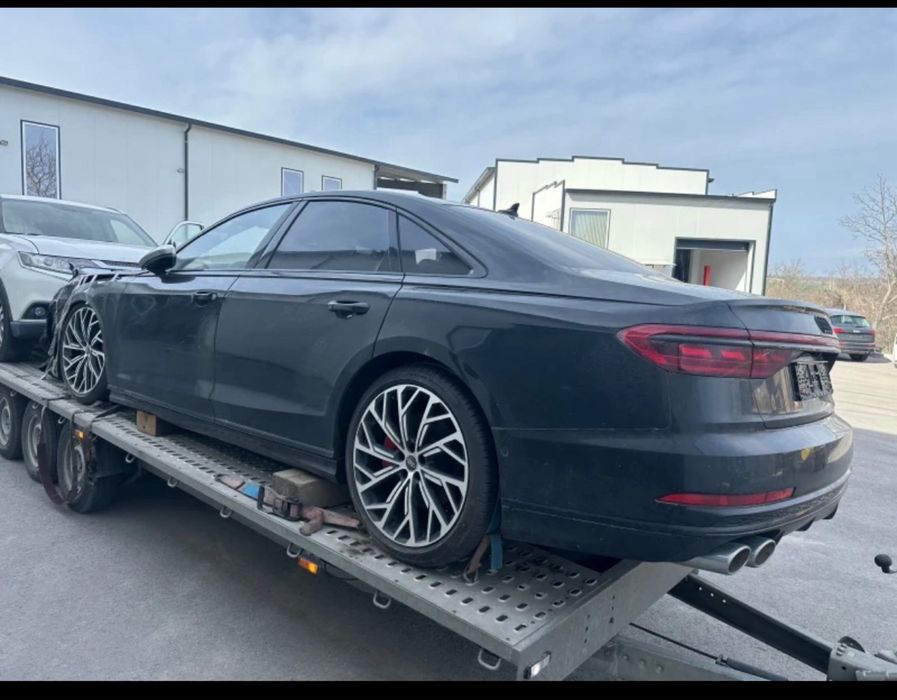 Audi S8 4N 2021 година