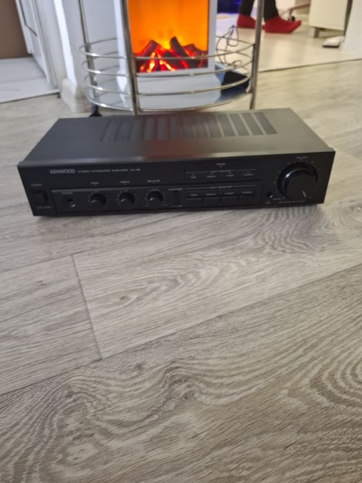 Statie/amplificator Kenwood model KA-36  2 × 30 Wati cu 2 boxe