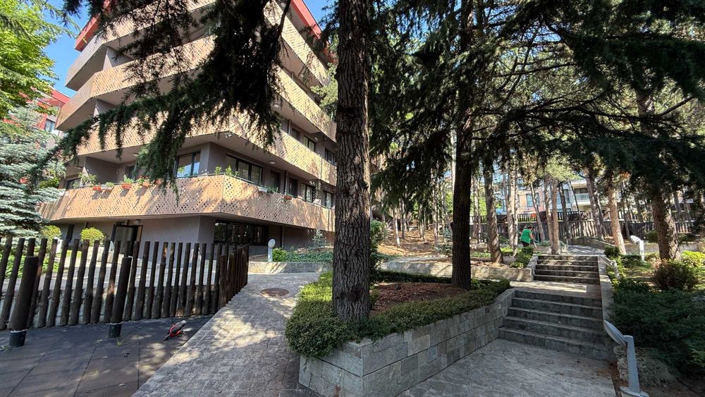 Продава се Двустаен апартамент в Варна, Бриз - 76 кв.м за 2448 €/кв.м - Снимка #1