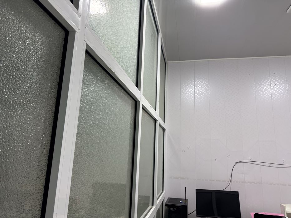 Клиникада ичида биринчи каватда 4 та хона ижарага берилади 70 кв