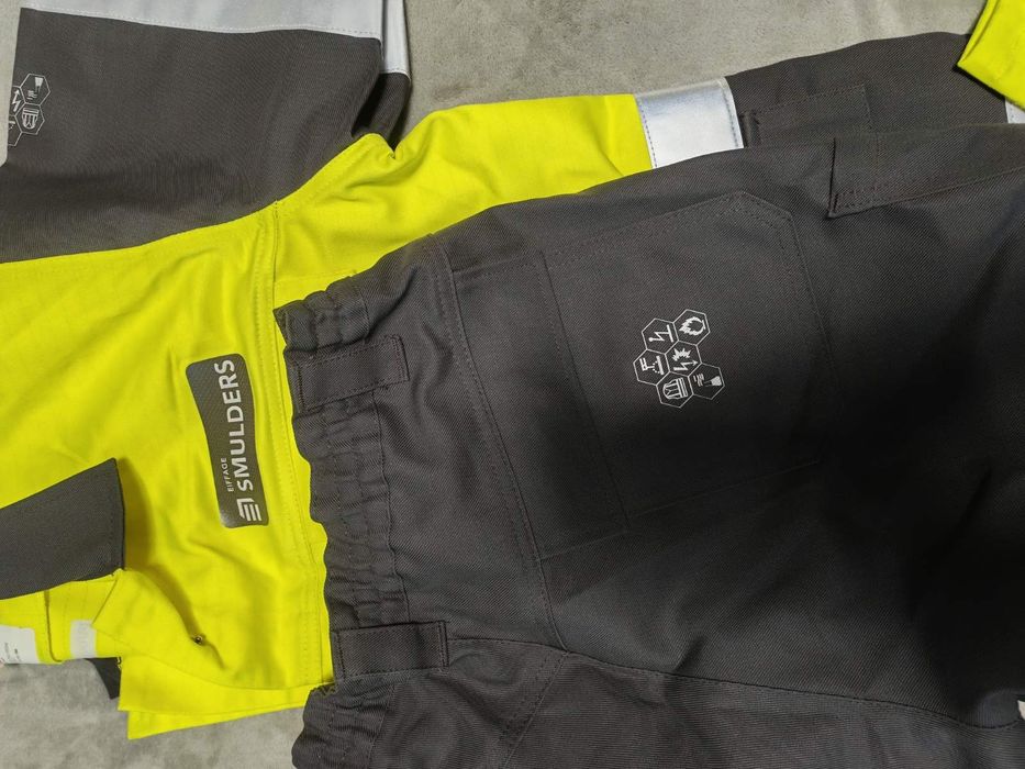 Работни дрехи...