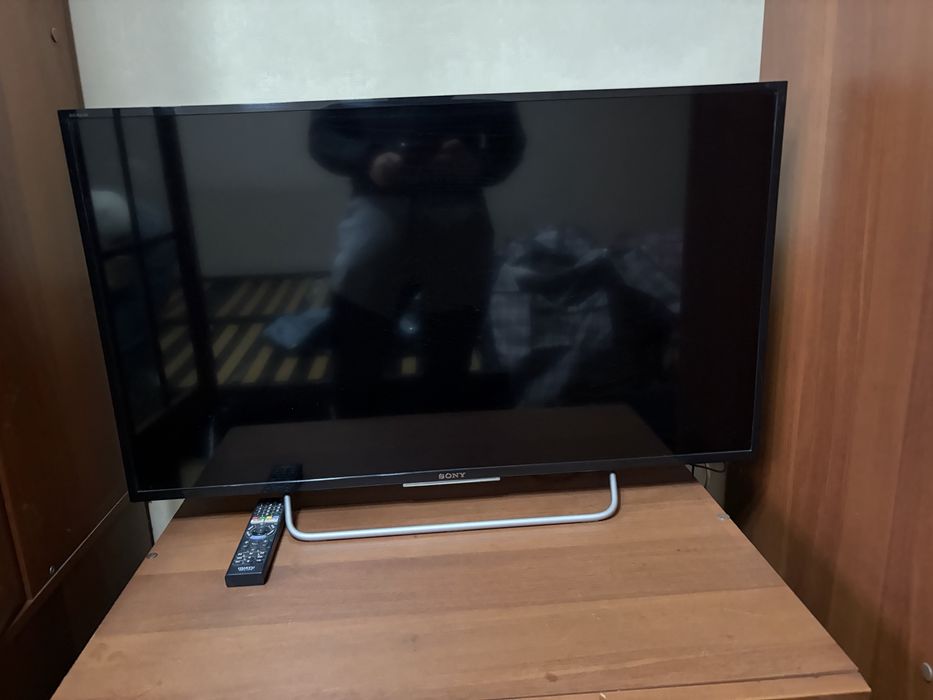 Продам смарт  телевизор.