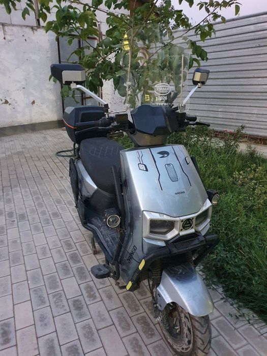 Skuter Drongo super