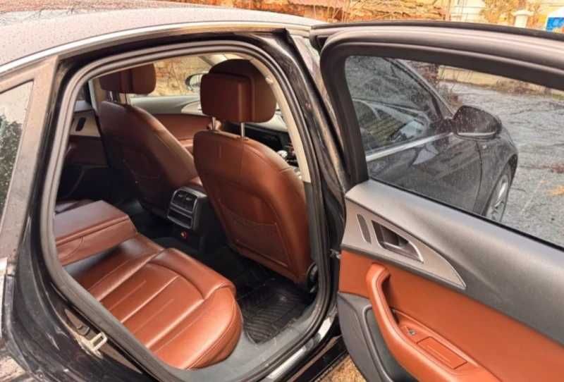 Audi A6 Десен волан