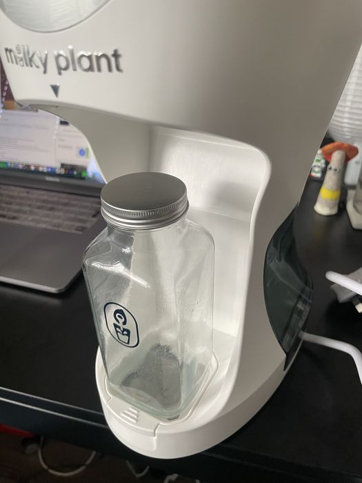 Milky plant - Машина за приготвяне на ядкови веган млека