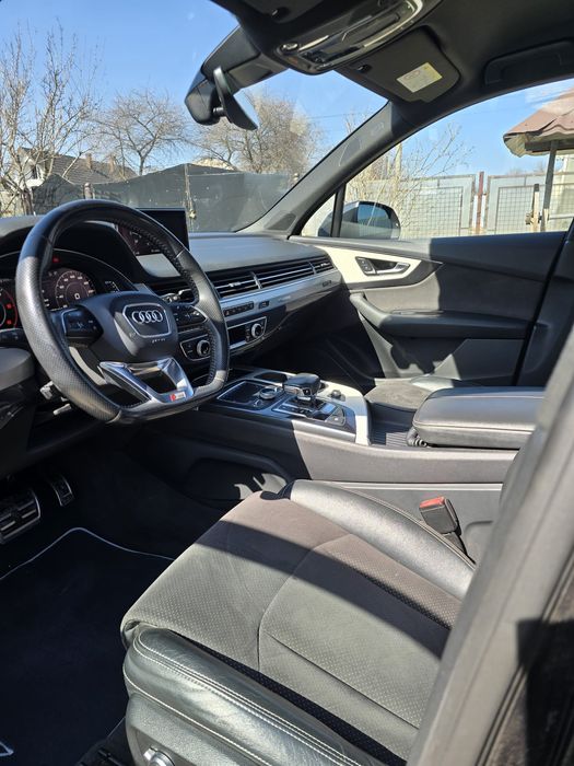 Vând Audi Q7 Quattro S-line/7 locuri