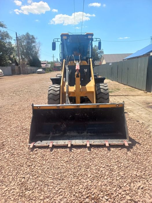 Услуга фронтальног погрузчика  в час