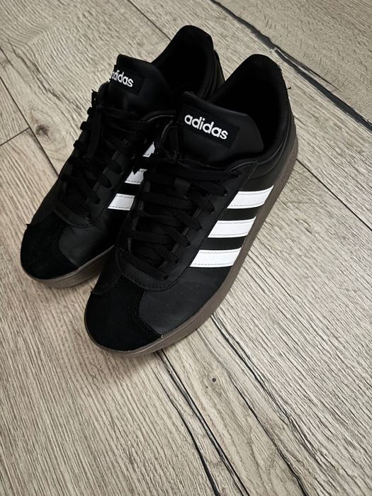 Vand tenesi adidas
