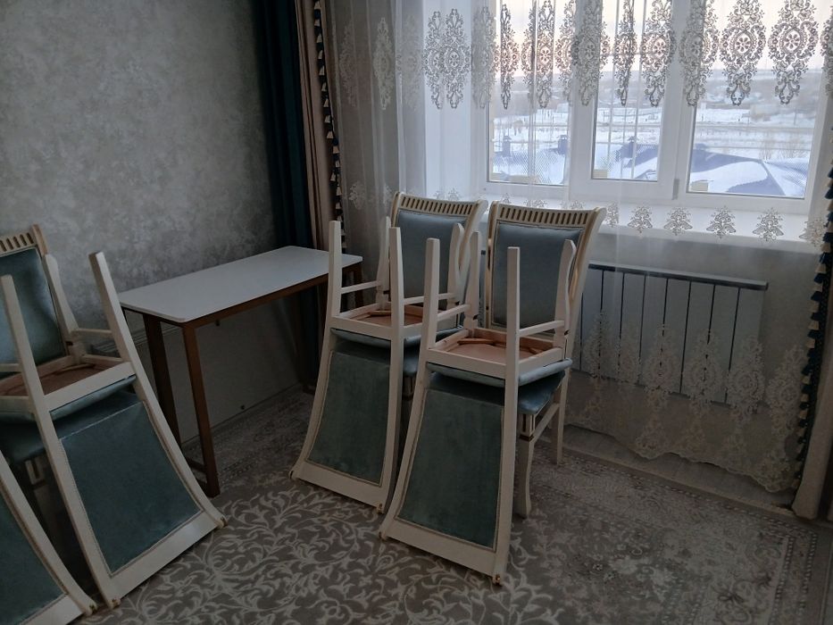 Продам стулья.новый