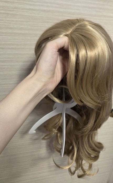 Продам парик женский