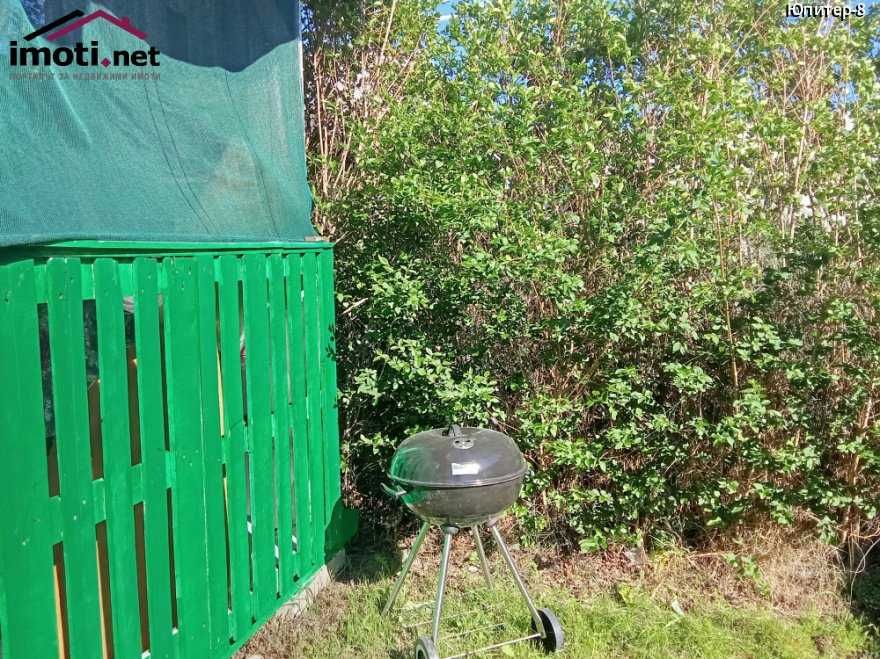 Продавам обз. каравана с веранда до плаж в Кариани. 8000 евро.