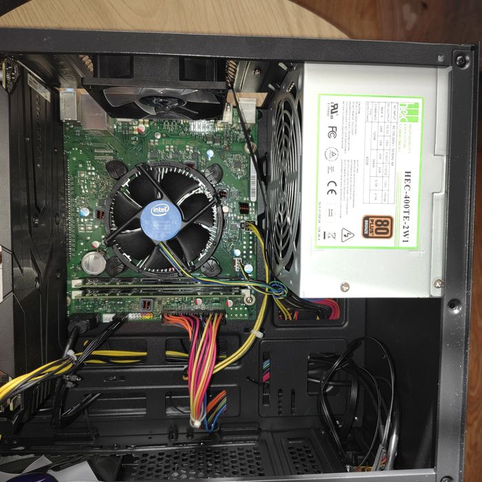 PC calculator gaming generația 4 Intel i5 4570 Nvidia GeForce GTX 1050