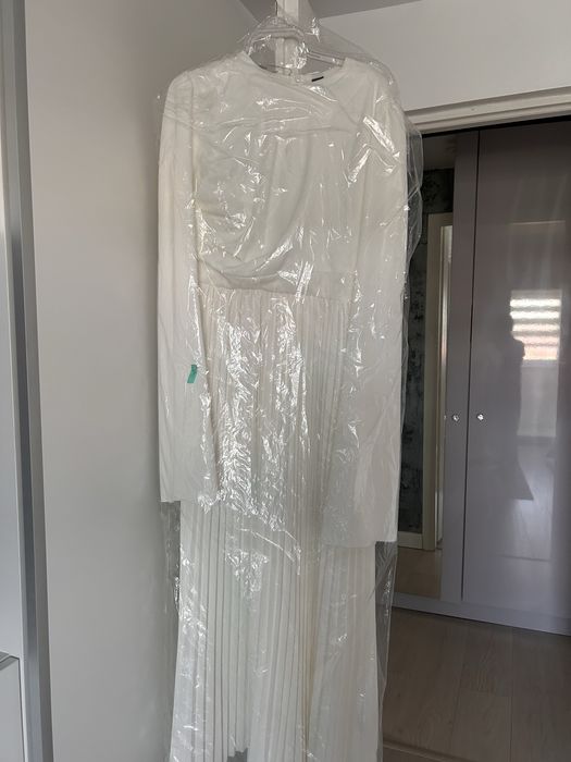 Vand rochie marca Shein