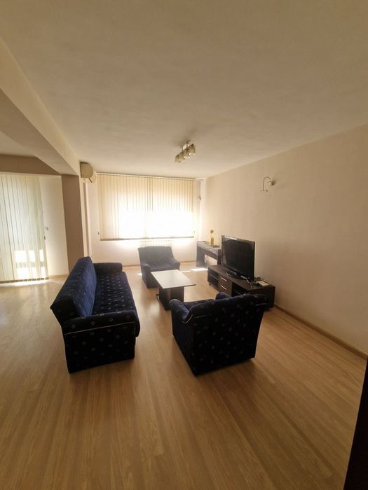 Дава се под наем Тристаен апартамент в София, Лагера - 142 кв.м за 1150 € - Снимка #1