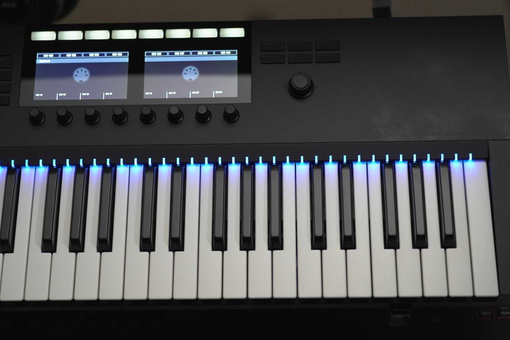 Komplete Kontrol S49 MK2 + Decksaver