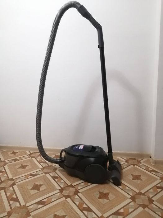 Пылесос LG 1600W