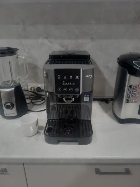 Кофемашина DeLonghi Magnifica Start ECAM220.22.GB ! Отличное качество!
