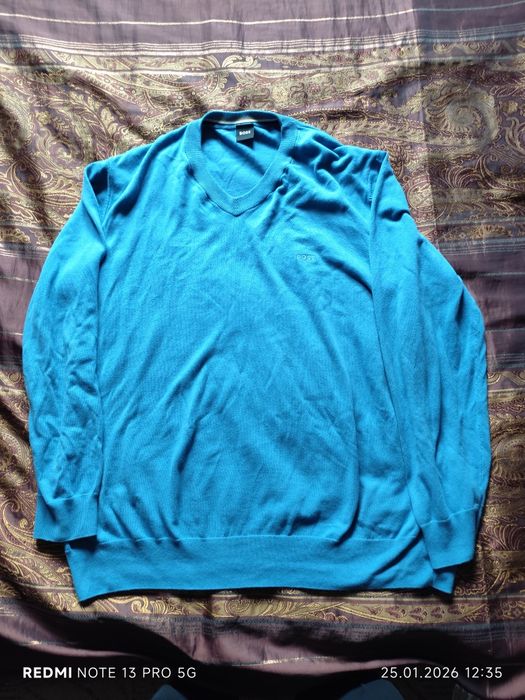 BOSS, Moncler - памучни пуловери