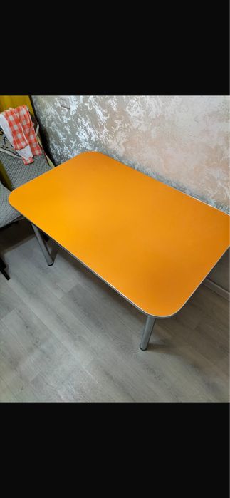 Стол кухонный стандартный