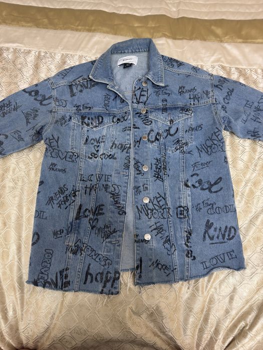 Продаю джинсовый костюм