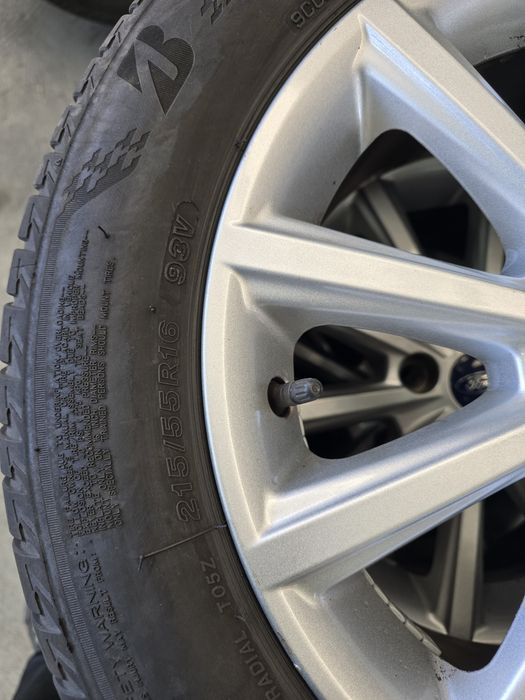 2 Броя 215/55/16 Bridgestone 7,2mm 23dot