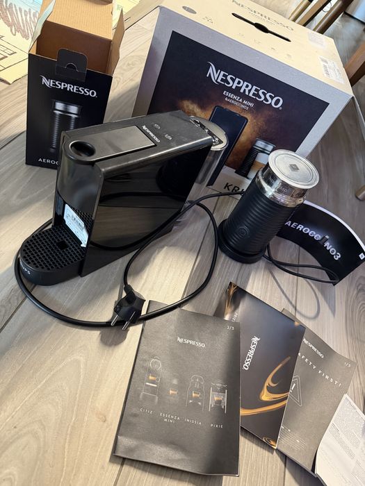 Кафемашина Nespresso Essenca Mini