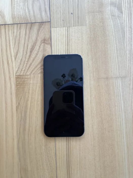 Продам IPhone 12 Айфон 12