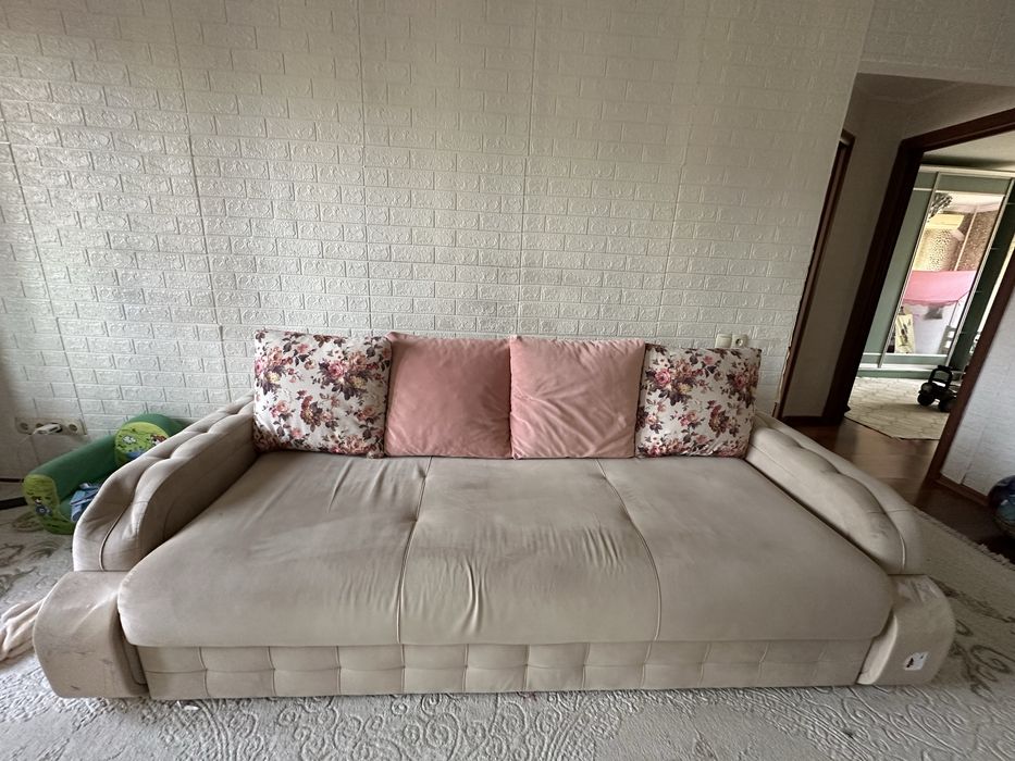 Диван для гостиной