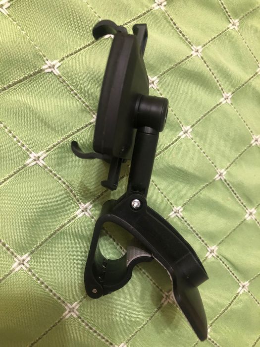 Стойка за телефон в кола