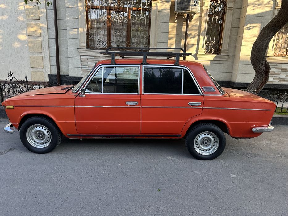 Jiguli 2103 sotiladi