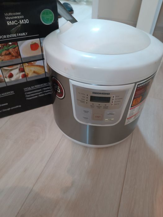 Мультиварка ,,Redmond,,