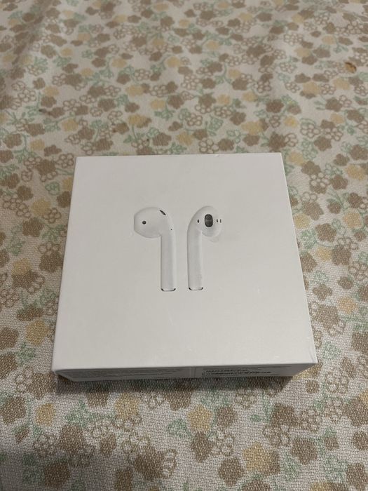 Apple AirPods 2 с Wireless Charging Case-оригинални