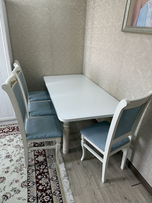 Продам стол и стулья