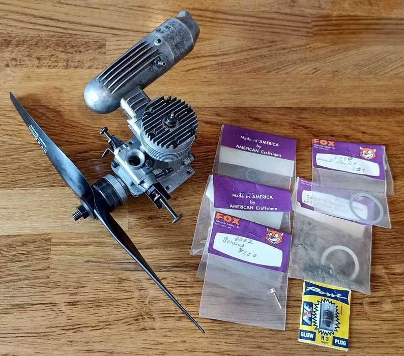 Motor nitro modelism FOX 45 de 7,5cc cu bujie si elice pt. aeromodel