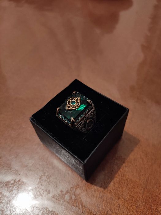Перстень, серебро, изумруд