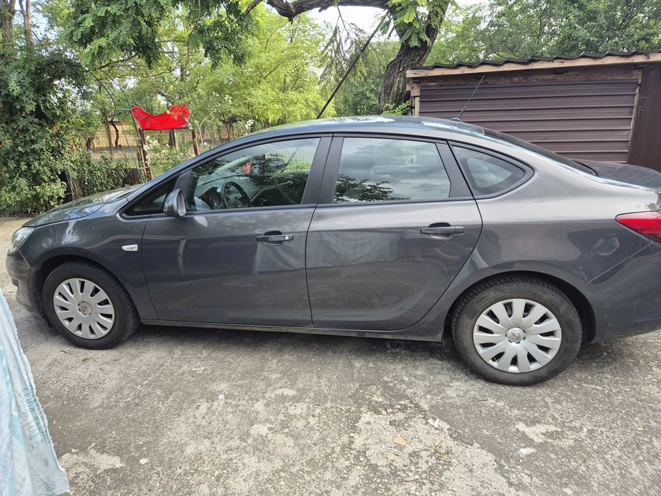 Opel astra notchback 1.6 benzina