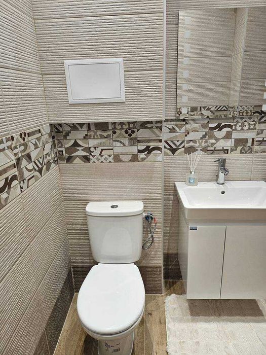 Продава се Тристаен апартамент в Варна, Базар Левски - 59 кв.м за 1425 €/кв.м - Снимка #3