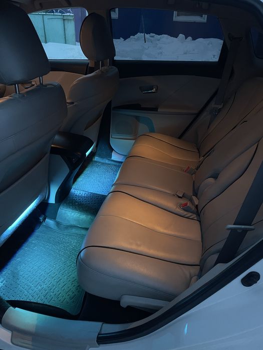 Тоета Венза 2010г