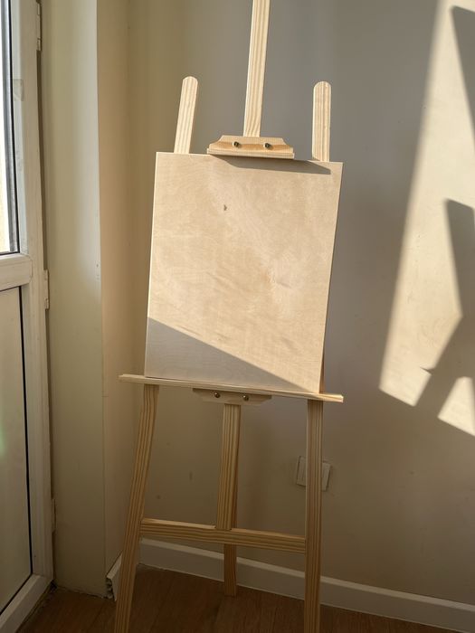 Продаю мольберт и планшет для рисования