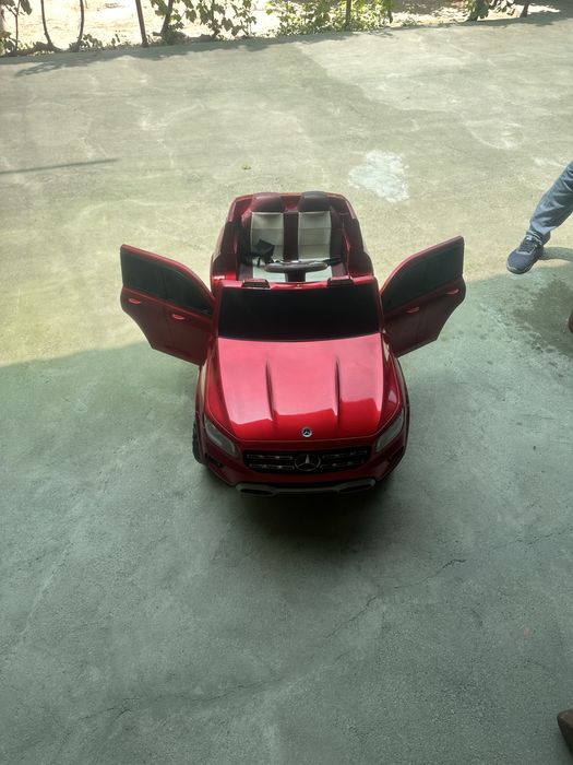 Pultli moshina mersedes benz